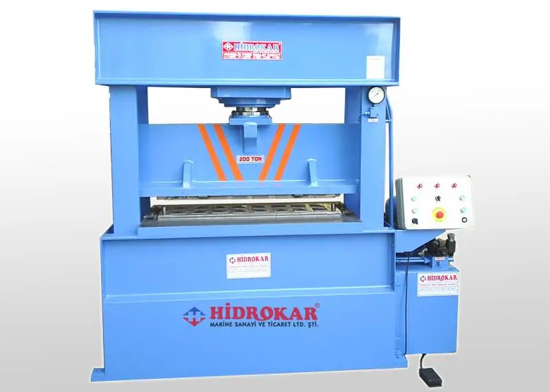 Пресс для вулканизации рти. Формовочный станок для резины. Пресс 3500х2100. Прессовальный станок kip press. Формирующие прессы.