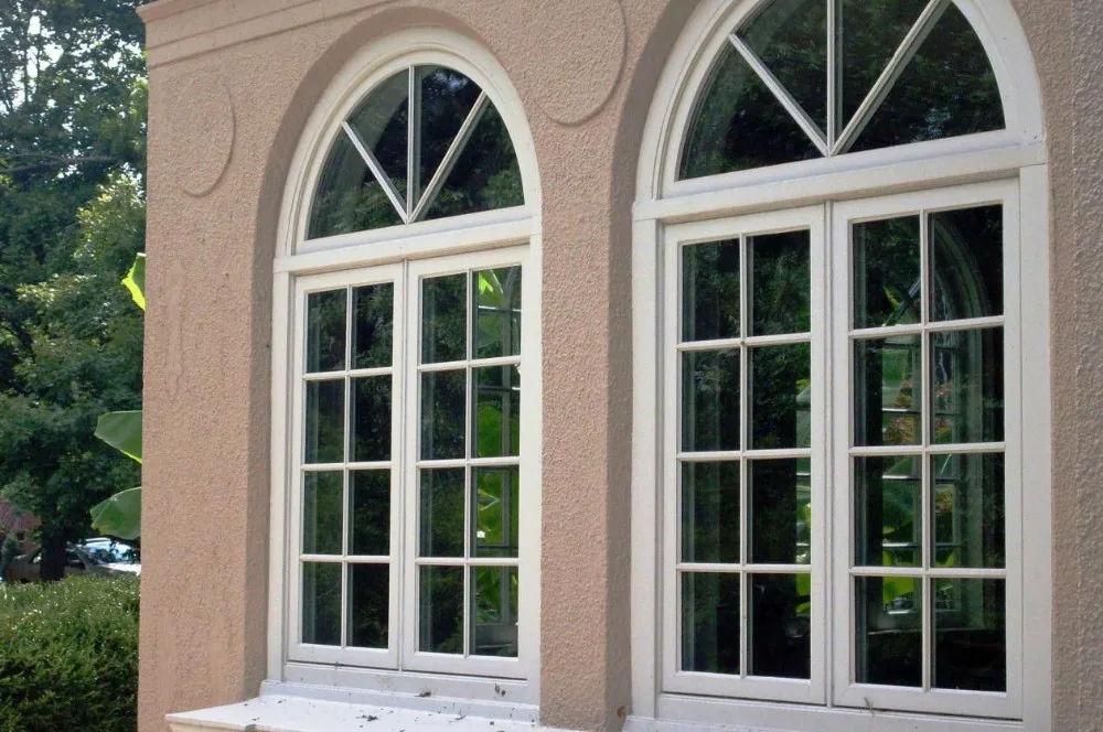 Окна с шпросами на фасаде фото