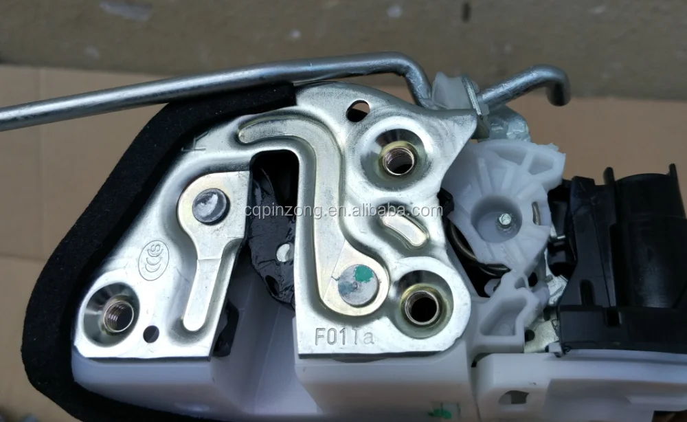 Hot Sale Body Parts Standard Car Front Door Rh Lock For Suzuki New