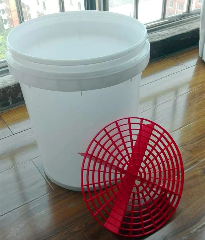 High Quality Plastic Car Wash Bucket With Grit Guard And Handle For