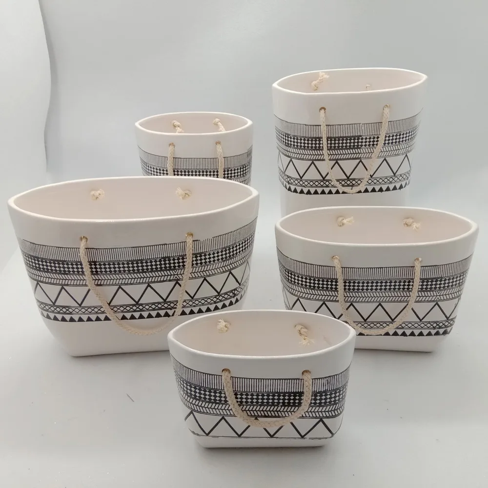 

Lips style ceramic base,pottery flower pot with base, Customized