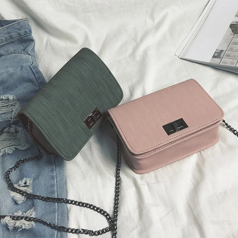 

2019 New Casual Fashion Mini Cloth Twist Lock Pouch Women Purses and Handbags Chain Shoulder Messenger Bags, Customized color