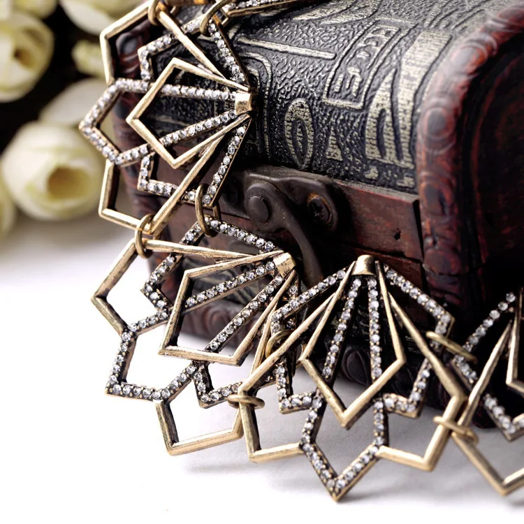 irregular necklace (1).jpg