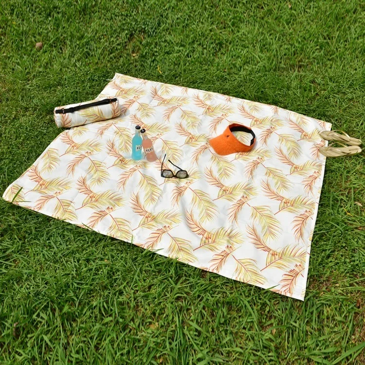 

Wholesale folding outdoor picnic mat waterproof with Moisture-proof pad foldable picnic camping mat customize