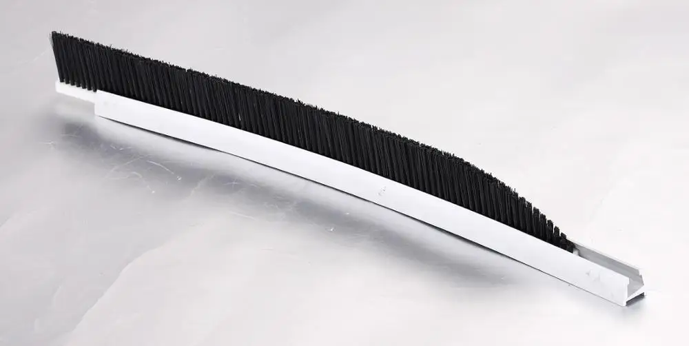 CNSB-016 Escalator skirt panel safe brush curving line skirt brush with single Nylon brush, 20 mm Aluminum base