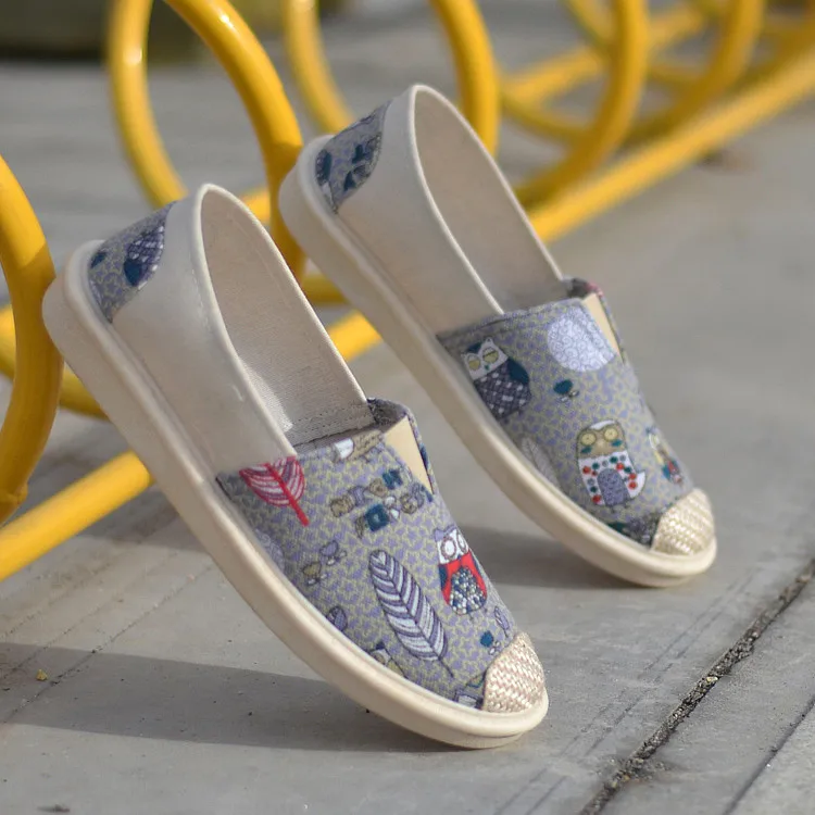 

new OEM custom screen printed canvas shoes for lady rubber plimsolls