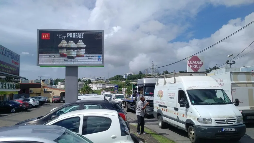 product-YEROO-2019 Outdoor advertise led billboardfull color P8 P10 P12 P16 digital led billboard-im-4