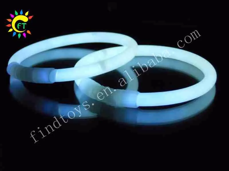 www.glowstickfactory.com_product_images_v_377_white_bracletes__40050_zoom.jpg