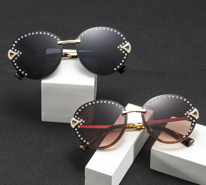 New Frameless  Fashion Women Sunglasses With Diamond Lady Sun visor bling Marine Glasses