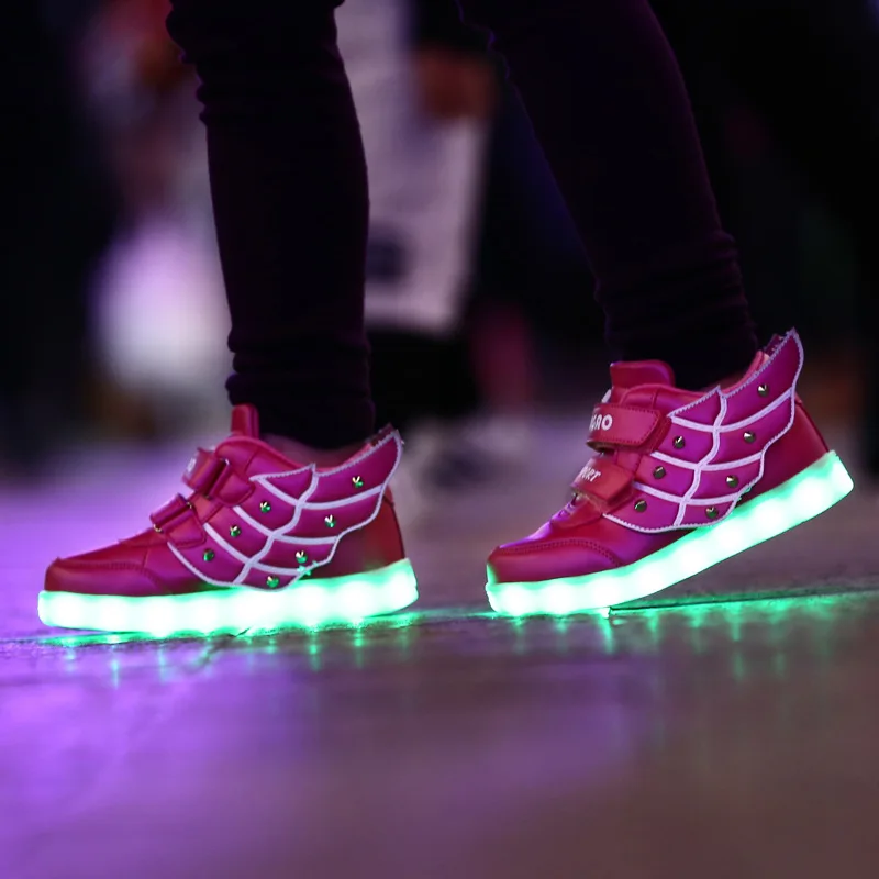 

hot selling led light shoes within wing design for kids