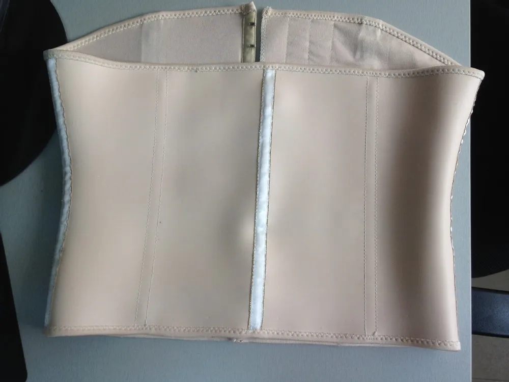 latex corset 5.jpg