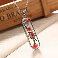 

Love Flower Necklace Real Dry Leaf And Flower Fashion Custom Necklace Rose Flowers Wedding Jewelry For Women