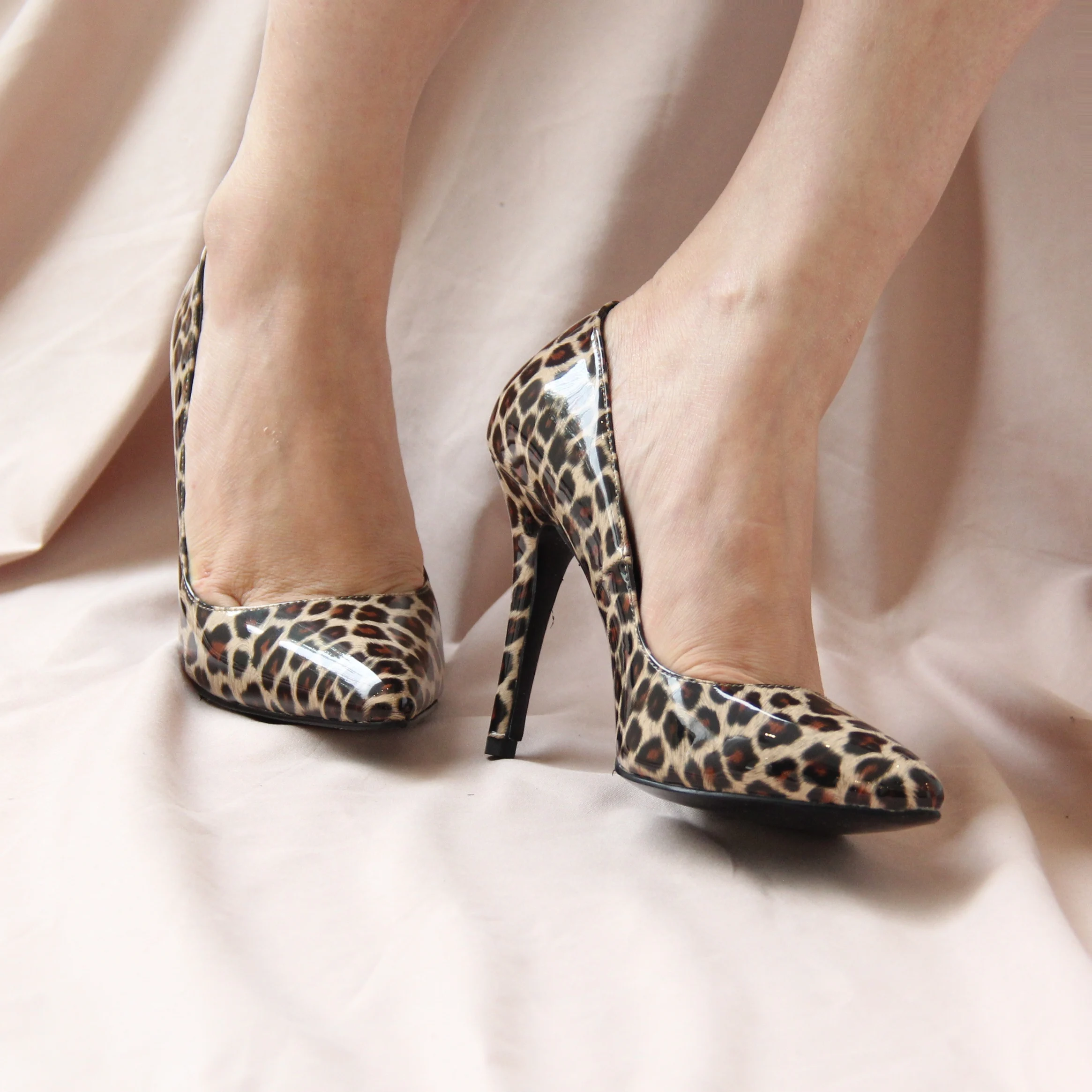 Beautiful Elegant Ladies Pointed Toes Sexy 10cm High Heel Leopard Women