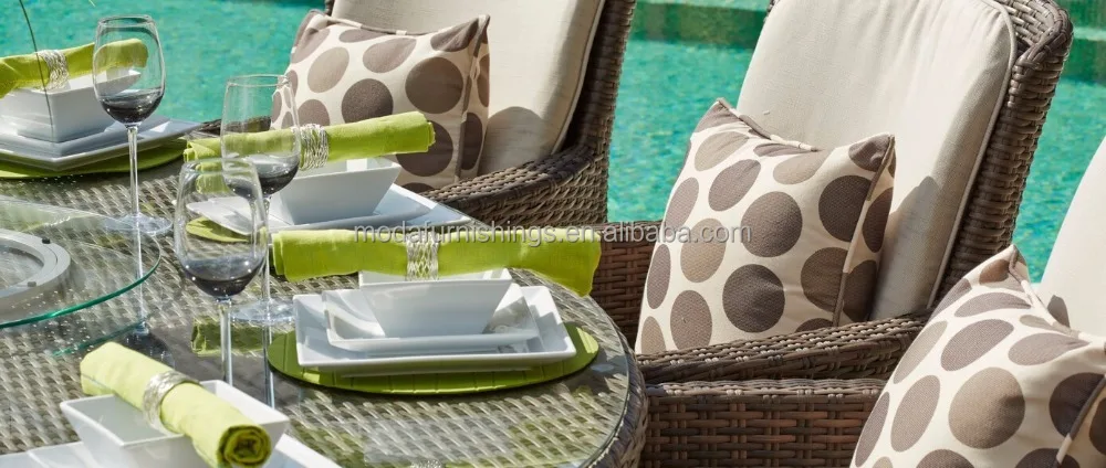 
Outdoor Modern Porch Wicker Rattan Dining Chairs and Table 