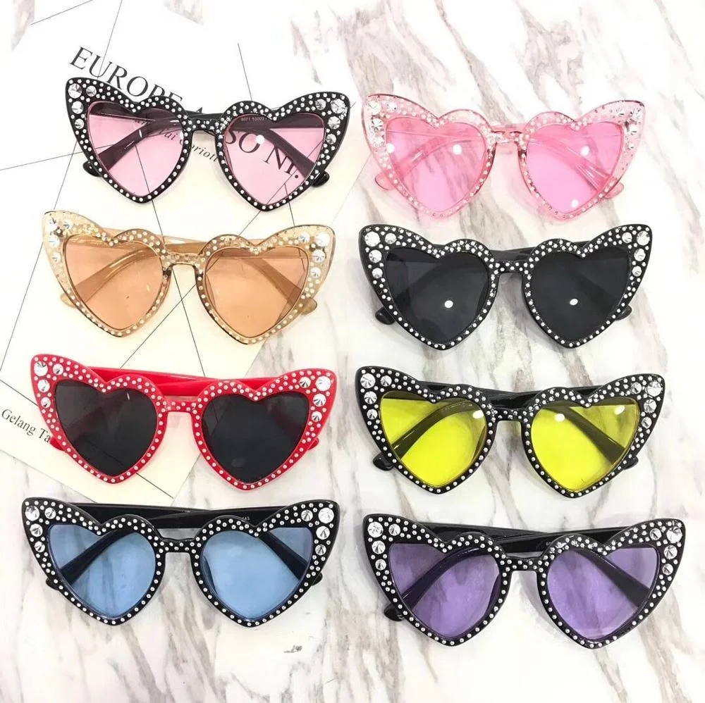 

2019 Popular Fashion Rhinestone Decoration Heart Shape Fashion Luxury Sunglasses, Pantone color