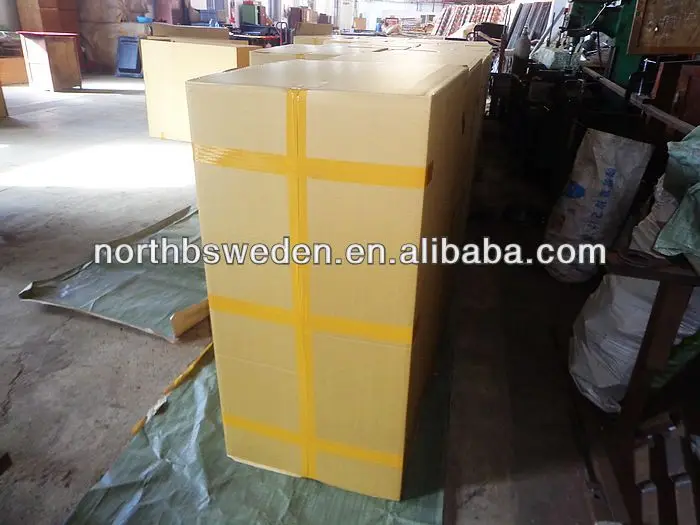 
lockable horse box for saddlery 