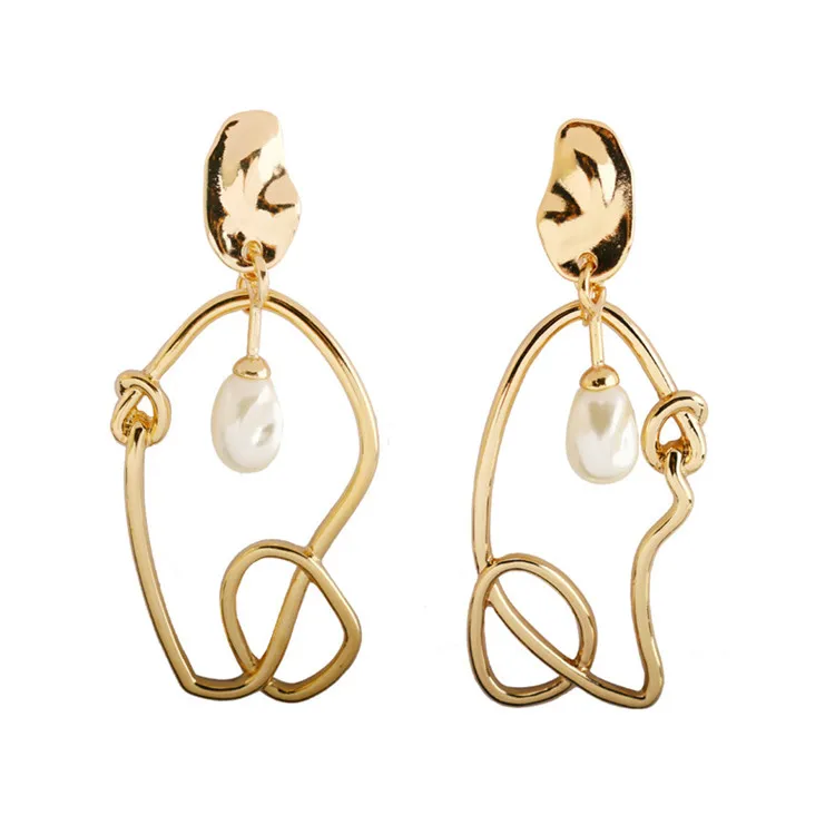 

AK-E58695 / TRACYSGER/Pearl asymmetrical Earrings