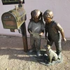 garden bronze casting metal Bronze outdoor boy and girl statues with mailbox