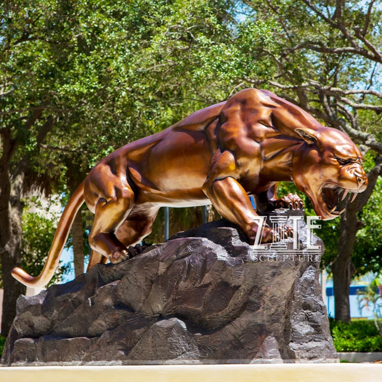 giant panther statue