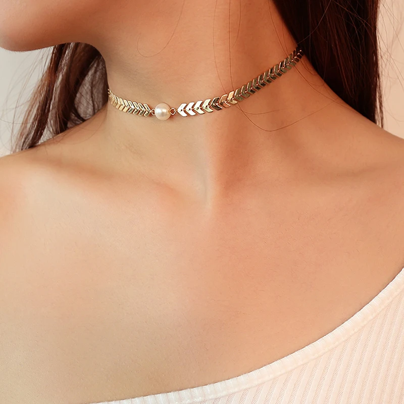 

Kiki New Snake Chain Pearl Elegant Necklace Fashion Jewelry Letter V Chain Pearl Short Necklaces Choker For wholesale (KNK5042), Same as the picture