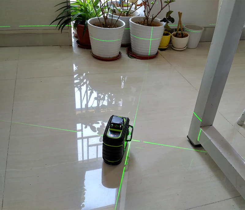 Green line laser level