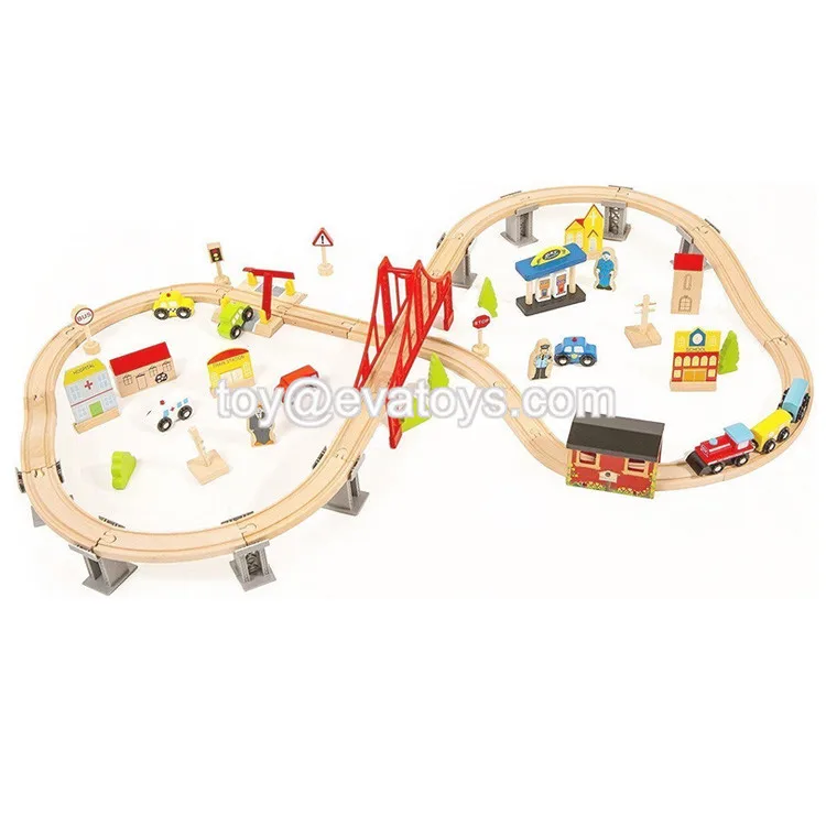 Alhos 82Pcs trilhos de trem de madeira conjuntos de brinquedos de trem  conjunto para meninos e meninas de 3 anos de idade, incluindo o conjunto de  madeira do trem, as crianças amigas