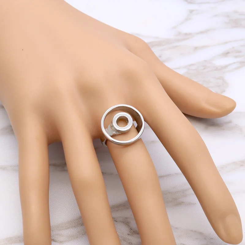 妇女的时尚迷笛指环箍戒指金色和白色金色时尚圈戒指个性和承包珠宝