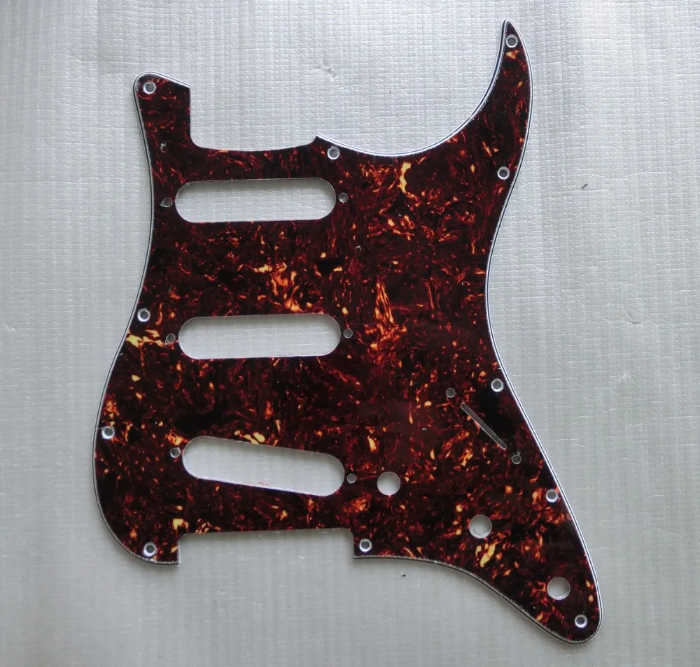 Пикгард для гитары. Fiesta Red Mint Pickguard. Накладка на электрогитару своими руками. Топ накладки. Подкладка на гитару 39 дюймов.