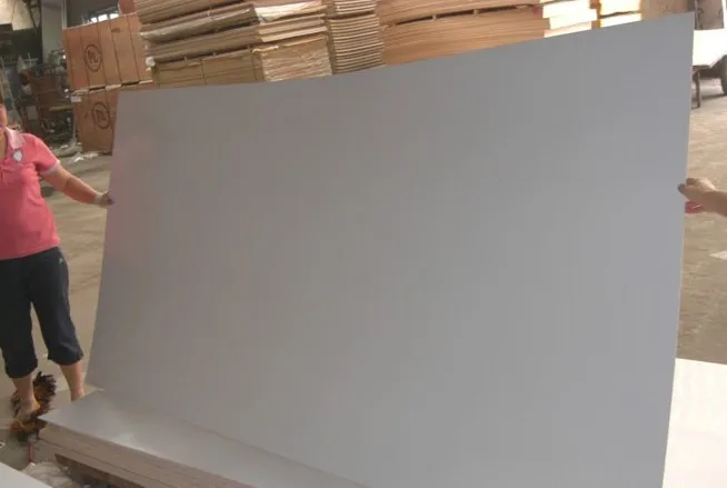 
white color polyester Blockboard in paulownia core 