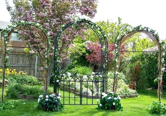 Unique vintage economical type wrought iron metal wedding garden arch with gate for plants climbing