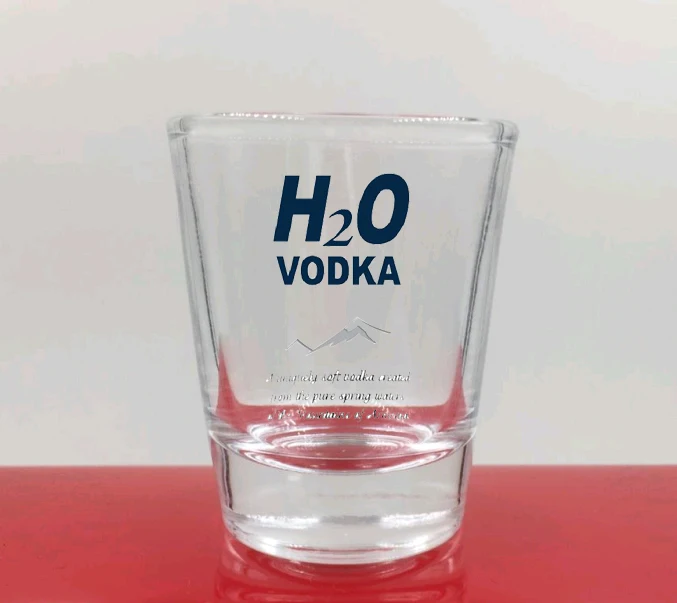 Wholesale 2 oz clear shot glass for bar use, personalized printing logo wine glass