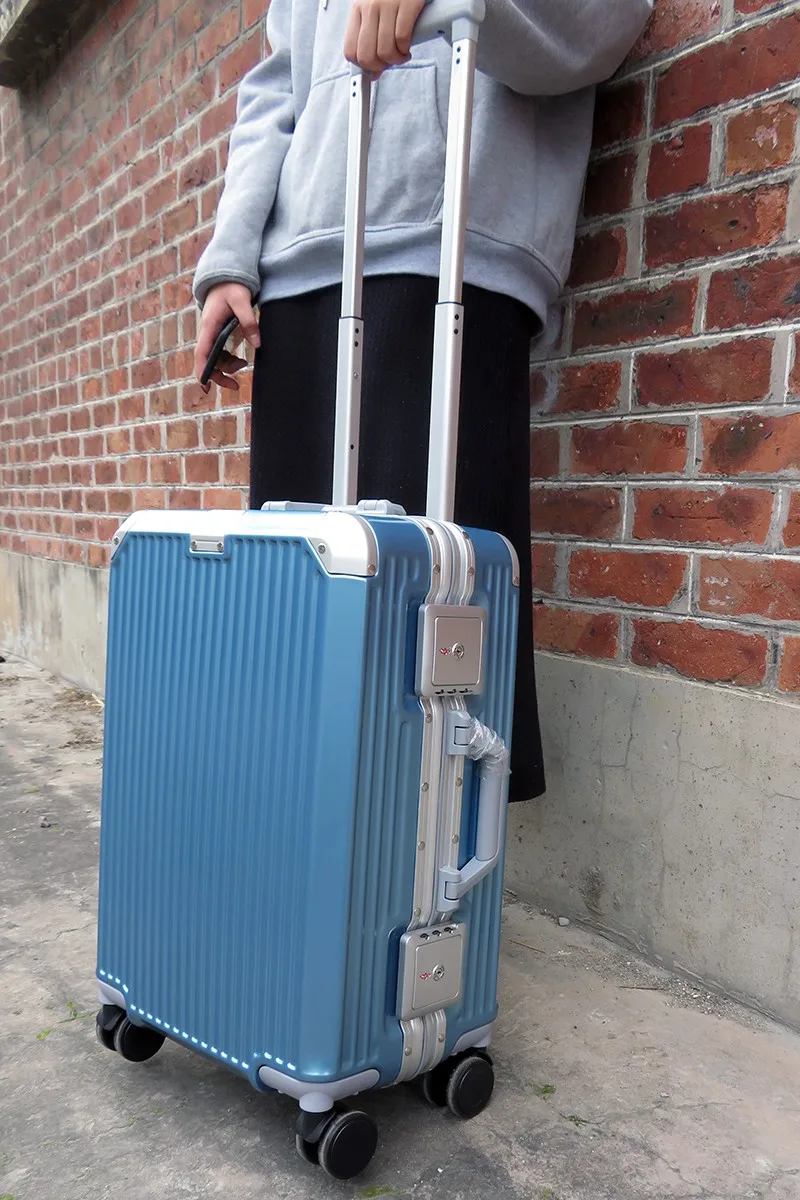 Vintage Style Scratchproof Aluminum Frame Luggage 20/24/28 Inch For