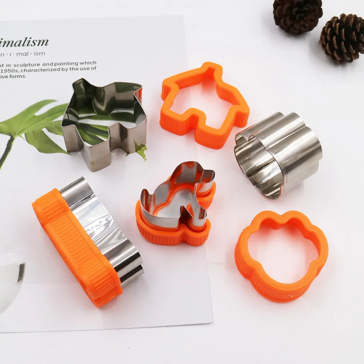 
Dog Bone Cookie Cutter Set - Including Dog Bone, Paw Print, Puppy and Dog House cookie cutters shapes 