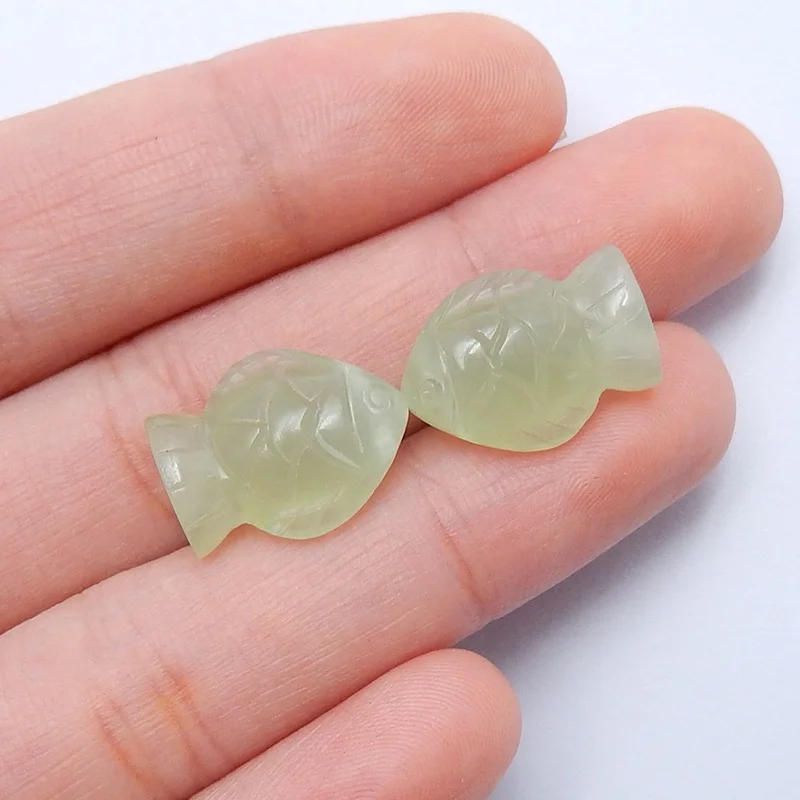 

Chinese Precious Stone Nephrite Jade Earrings Fish Beads Hand Carved Gems 15x11x7mm 2.3g, Natural