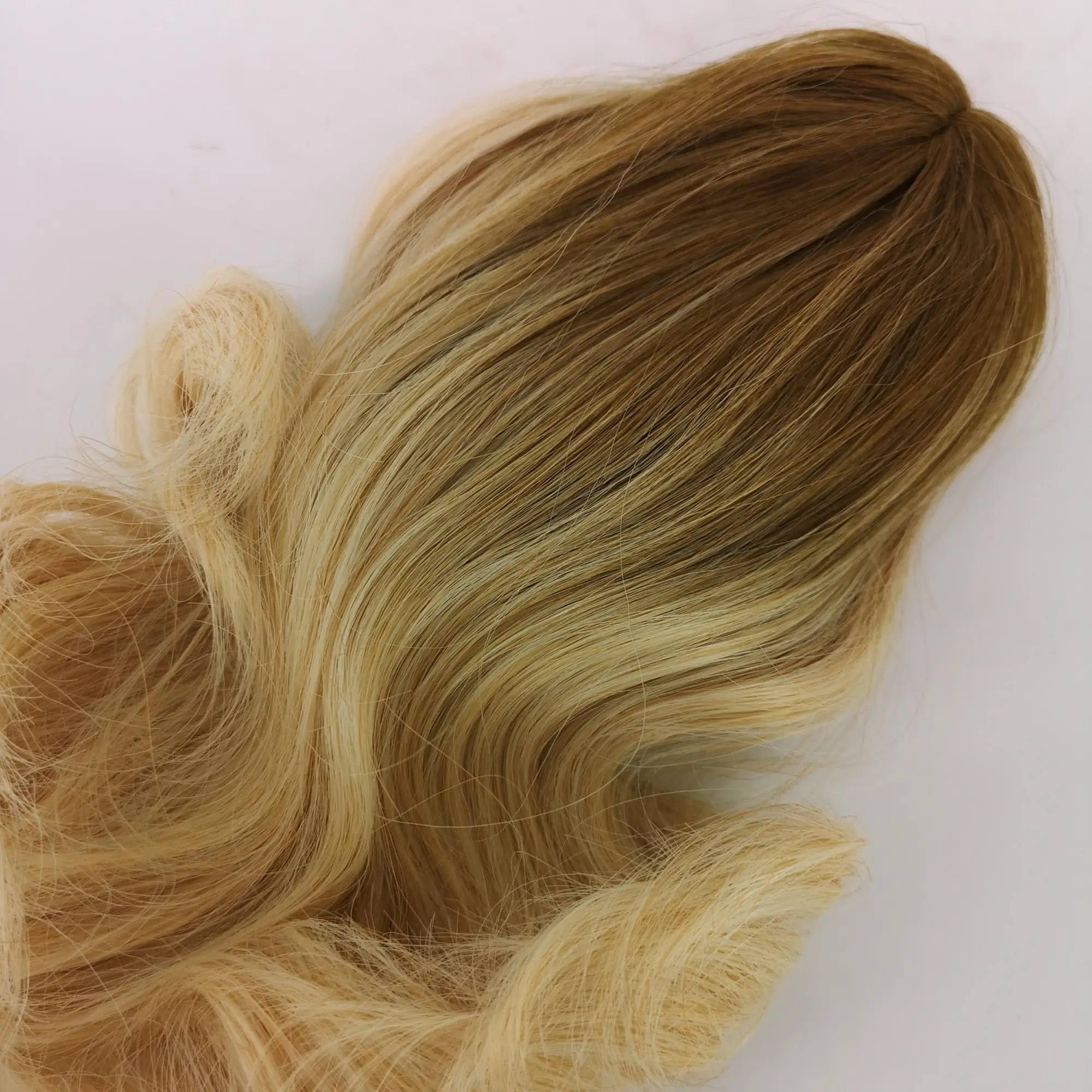 アメリカの女の子の人形のための派手な長い巻き毛の波状の髪のかつら Buy 安い人形かつら 人形の髪かつら かつらのための人形 Product On Alibaba Com