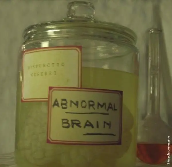 Ultimate-Glowing-Frankenstein-Mad-Lab-Brain-Jar.jpg