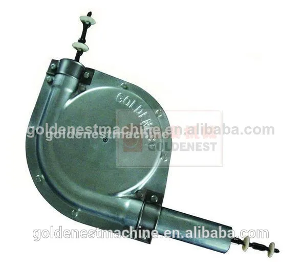 ^Famous Goldenest chain disc conveyor feeds filling system for poultry field