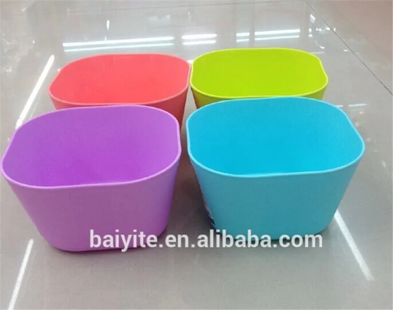 
Plastic bowl 