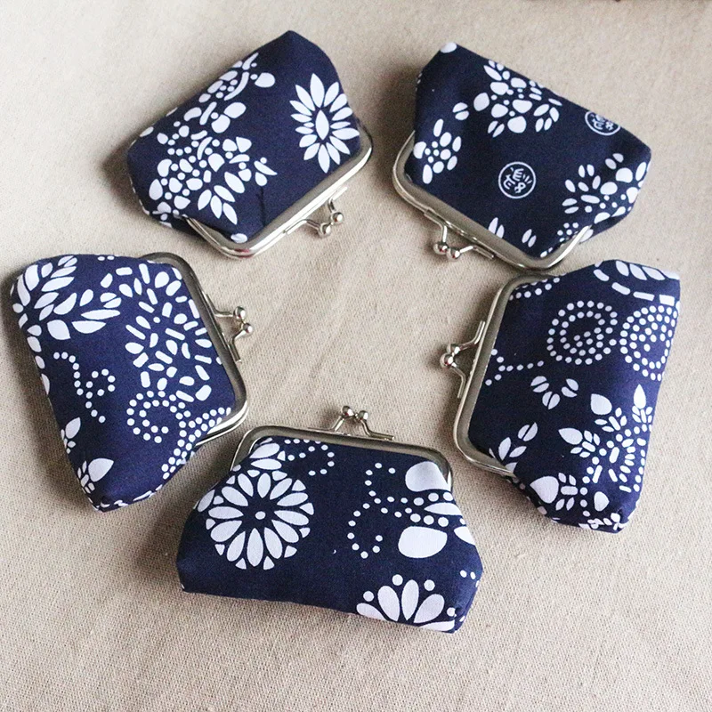 

Factory price 9*7 cm national flower printed wind batik cloth canvas mini coin wallet purse frame clutch bag, Blue with white