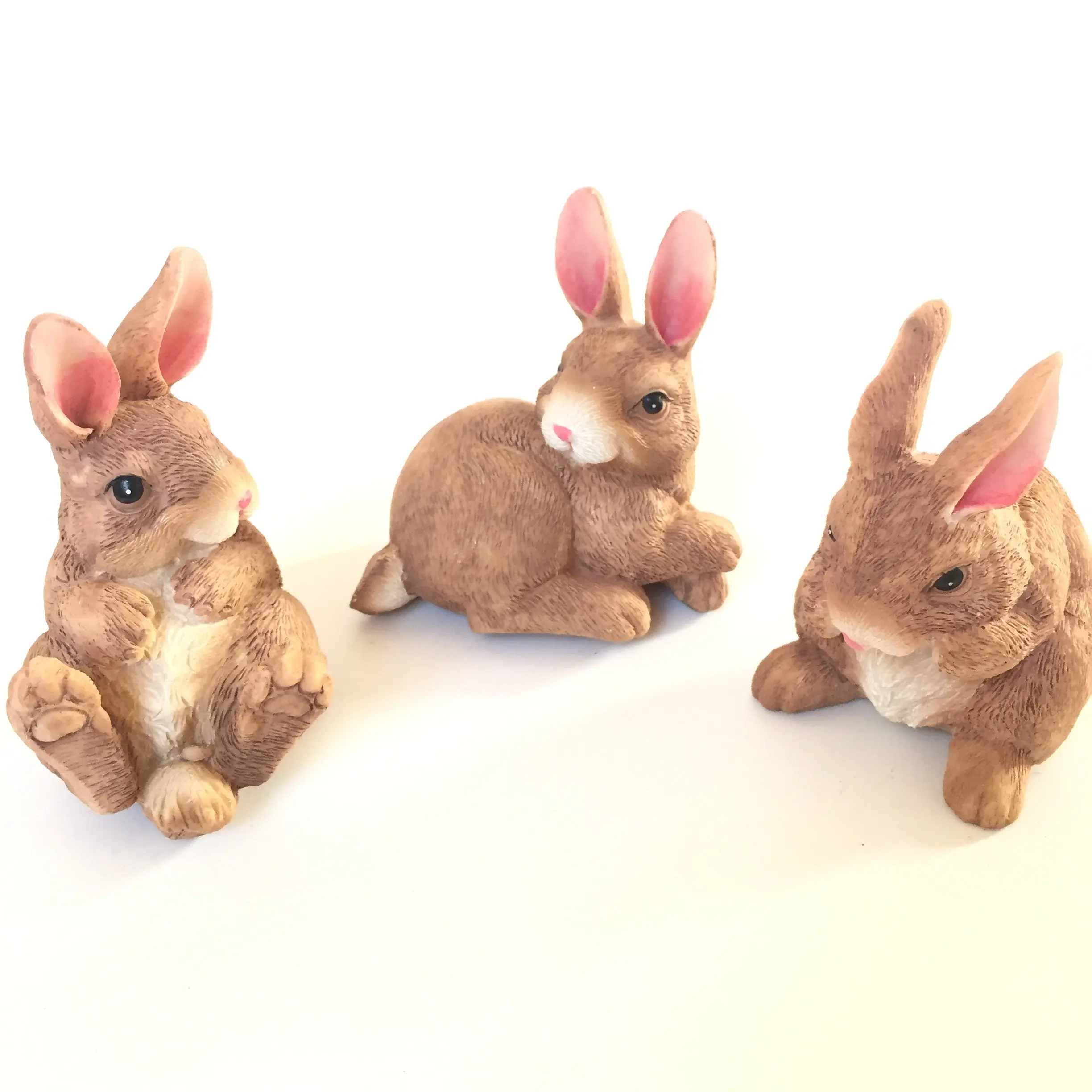 outdoor bunny rabbit statues