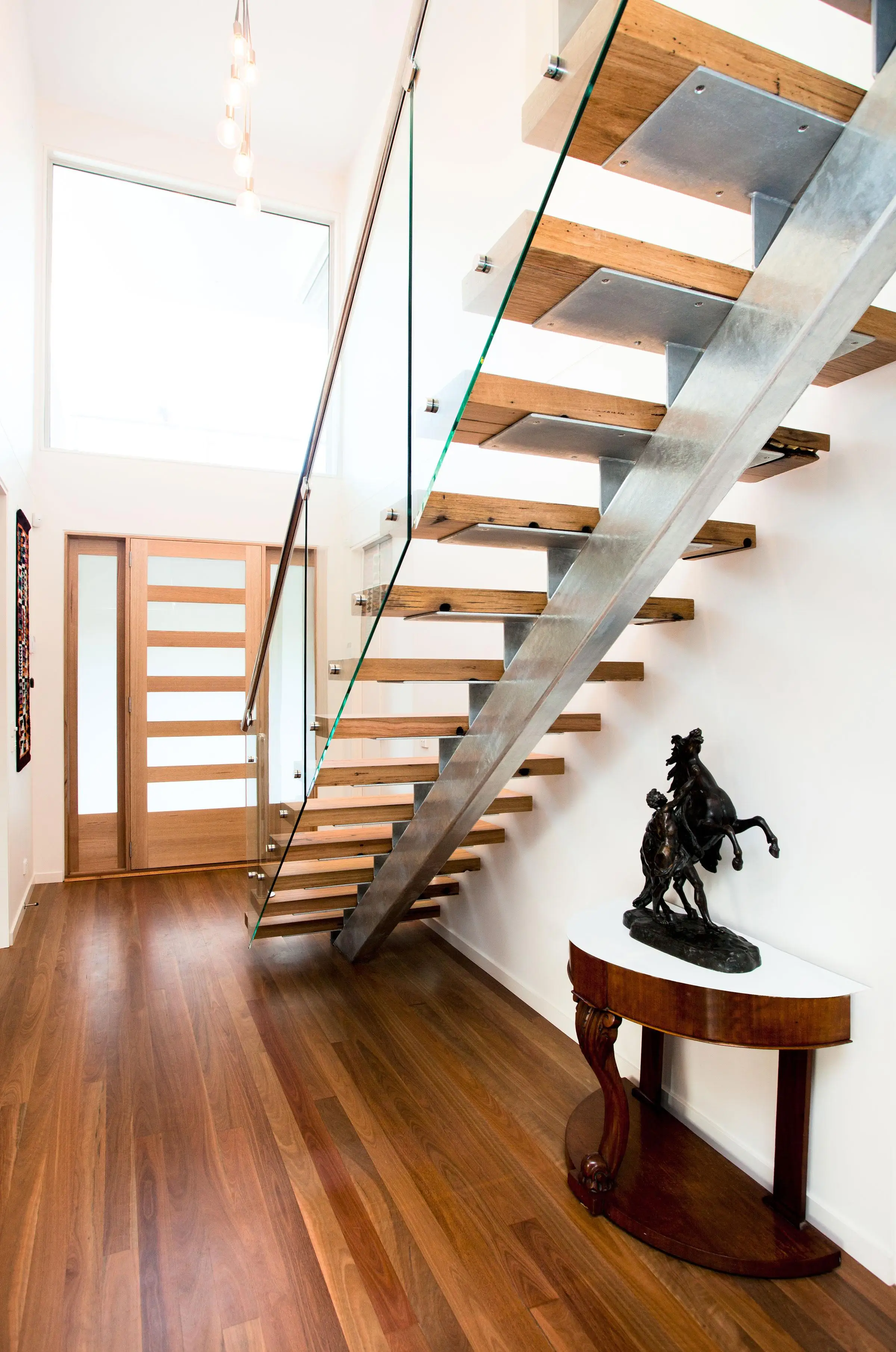 Easily Installed Wood Tread Double Beam Staircase