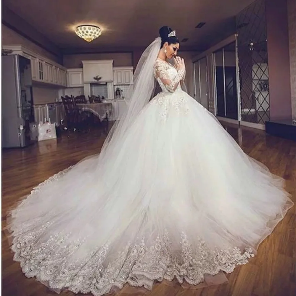 

Latest Bridal Wedding Gowns Vestido de noiva Charming Deep V-Neck Lace Appliqued and Beaded A-Line Wedding Dress 2021