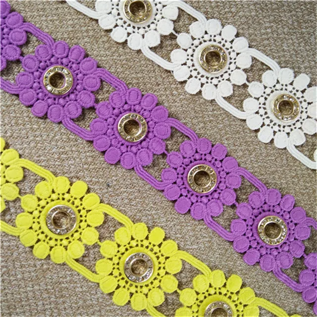 border eyelet lace