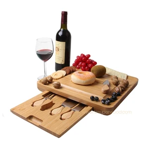 SOPEWOD Wholesale premium factory custom logo cheese bamboo wood cutting board with cutlery set