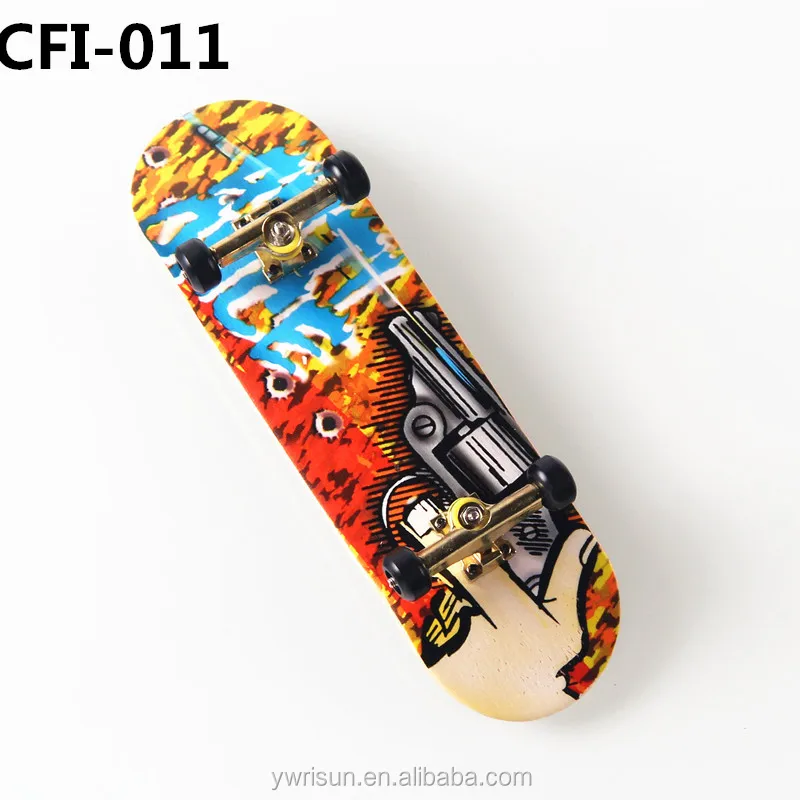 Wholesale Custom Complete Set Canadian Maple Wood Mini Finger Skateboard With Heat Transform