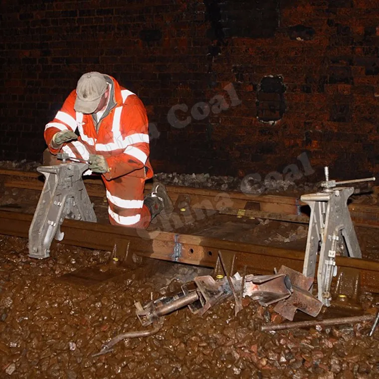 High Precision Rail Thermit-Welding Alignment