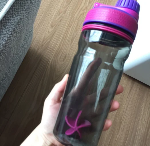 large plastic shaker protein powder shaker bottle with ball