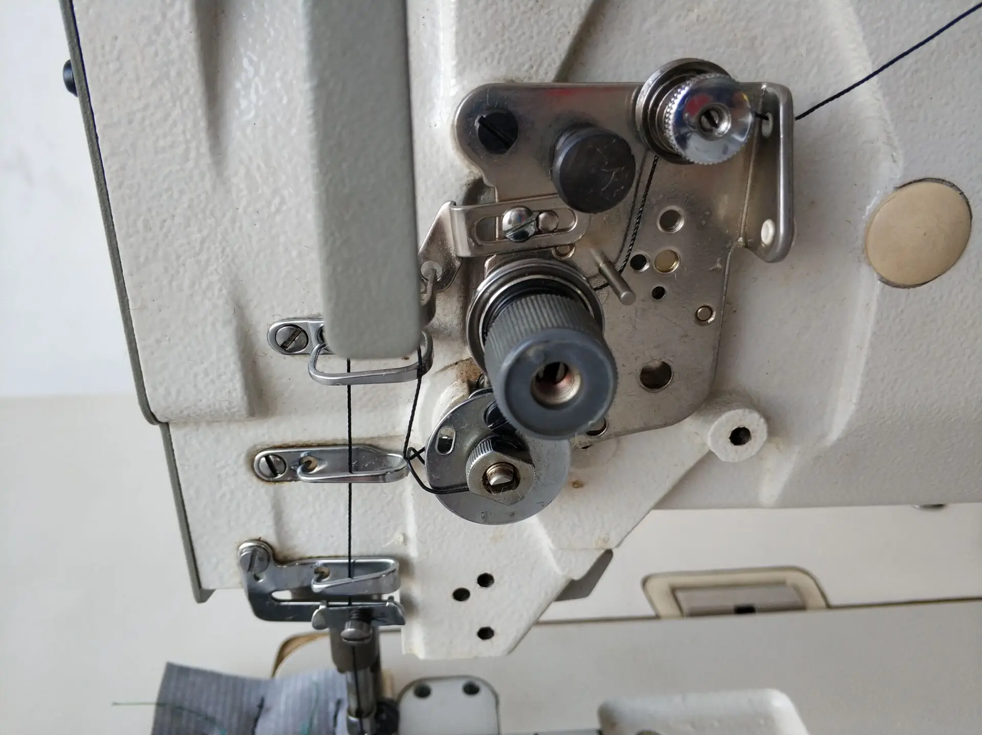 Thermal clothing sewing machine