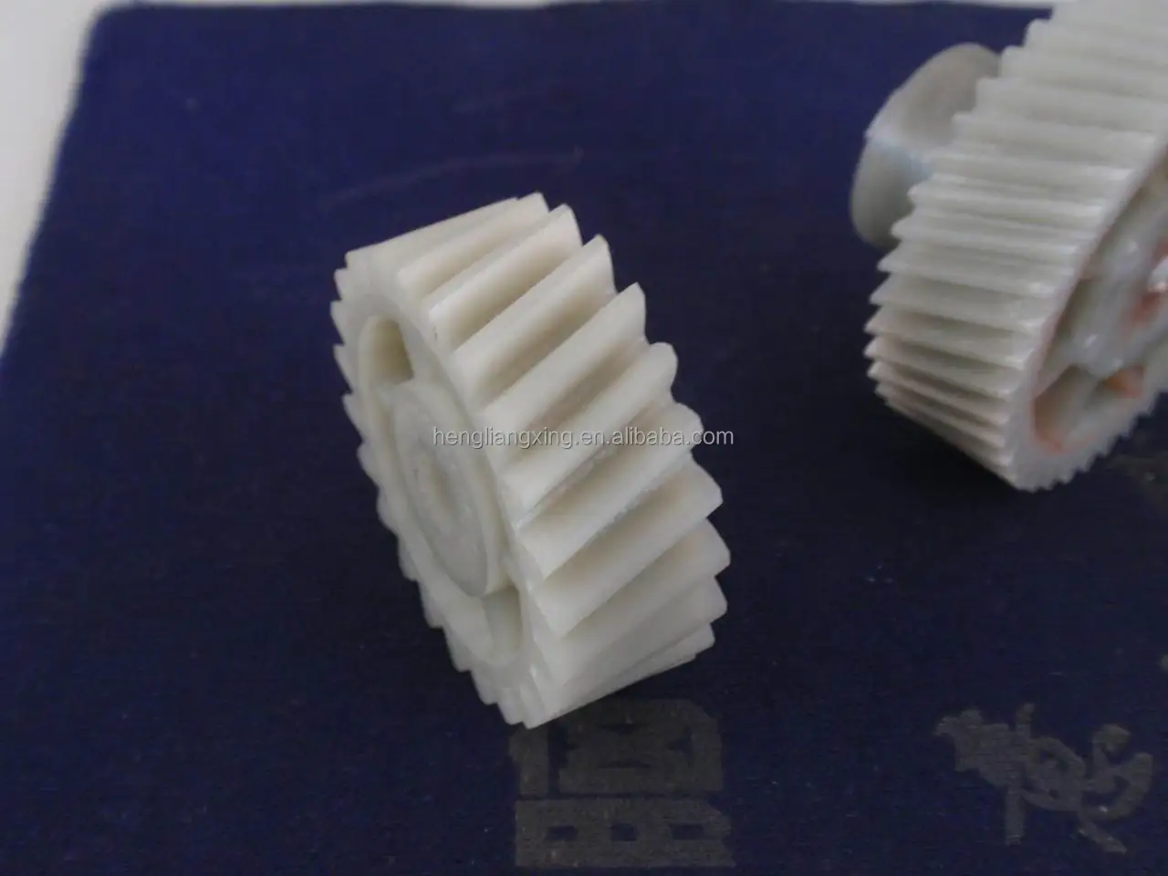 Custom Nylon Worm Gear In Helical Tooth Profile Buy Toy Plastic Worm
