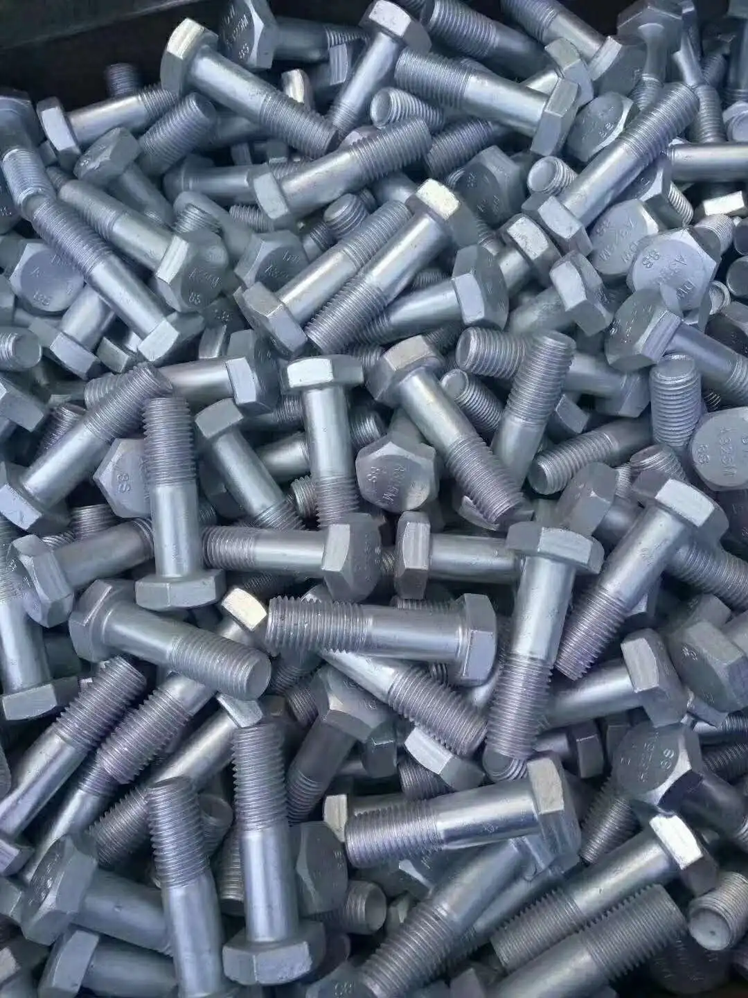 
A325-hot dipped galvanized and electroplate bolt 